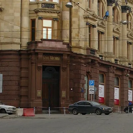 Руст и ко­ринф­ские ко­лон­ны