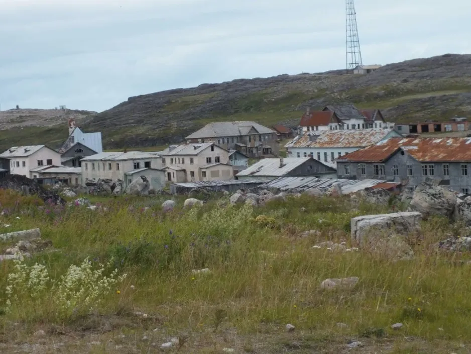 Быв­шее по­селе­ние Вос­точный Киль­дин