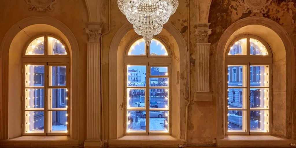 Па­рад­ный этаж