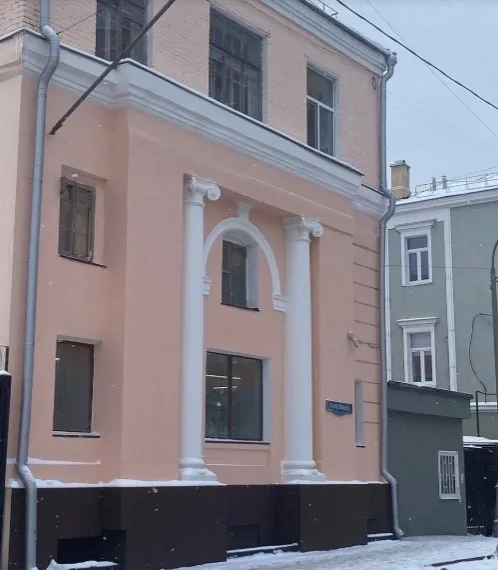 По­луко­лон­ны