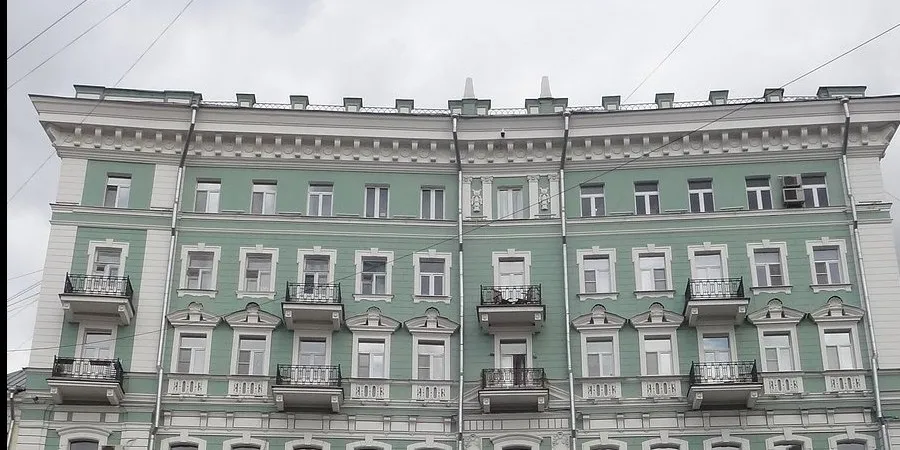 Надс­трой­ка зда­ния