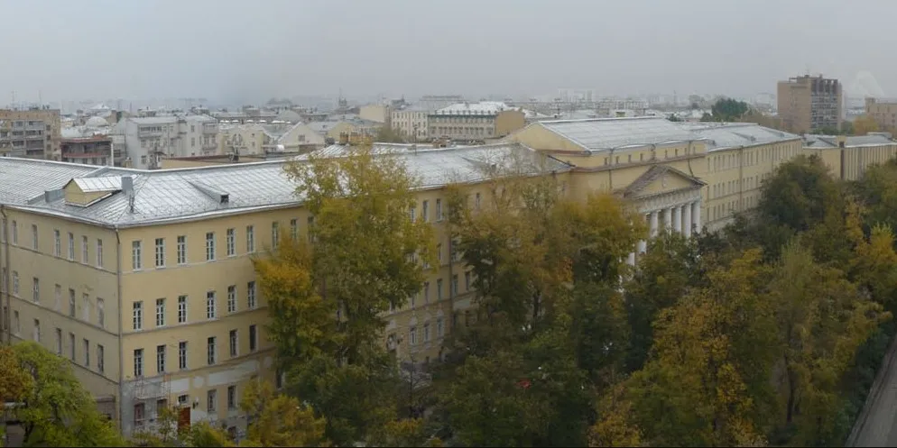 Го­ризон­таль­ные чле­нения фа­сада