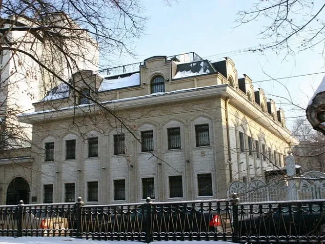 Ле­вый фли­гель