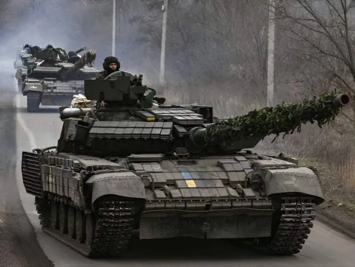Ста­рые тан­ки сно­ва в строю