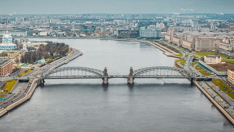 Мост Им­пе­рато­ра Пет­ра Ве­лико­го